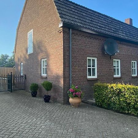 Op Ut Schoor Apartamento Sint-Oedenrode Exterior foto