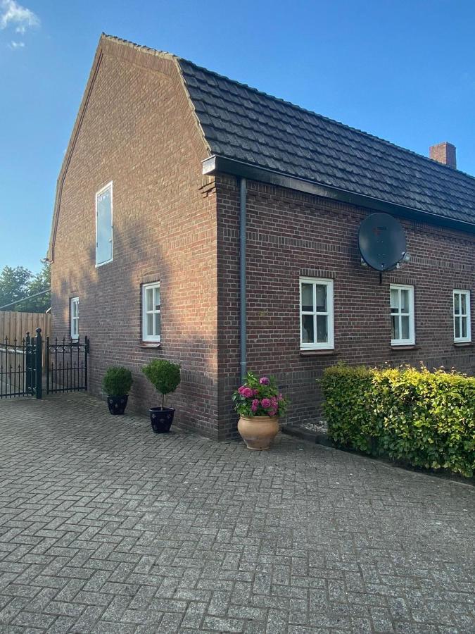 Op Ut Schoor Apartamento Sint-Oedenrode Exterior foto